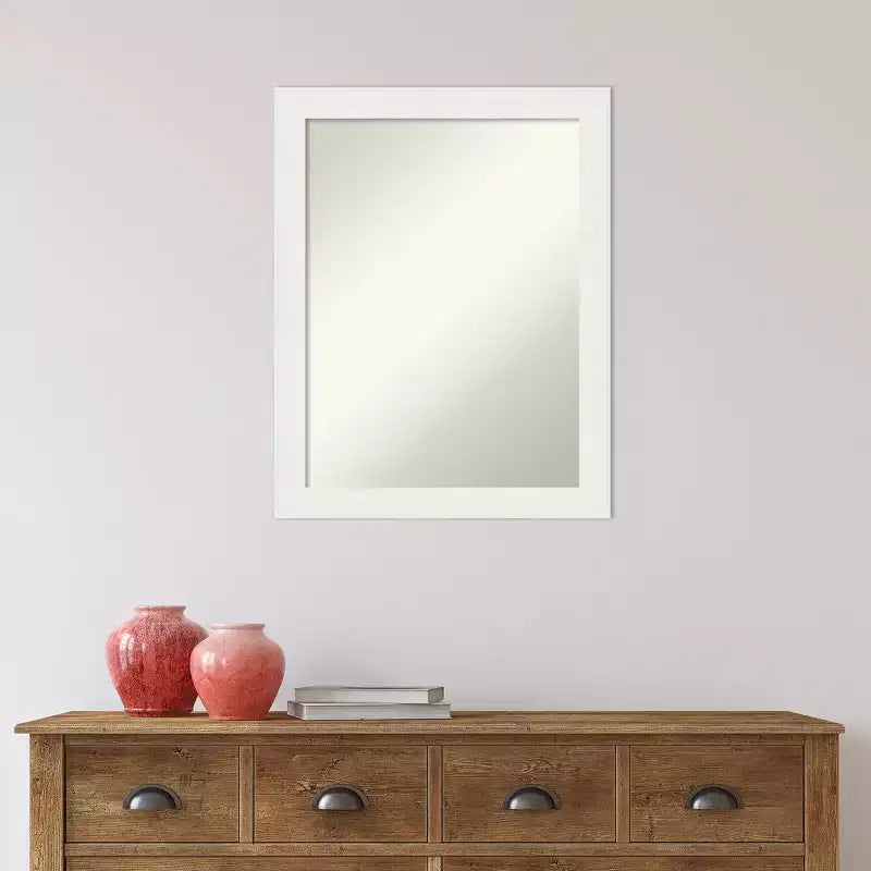 22"x28" schmaler weißer Badezimmerspiegel ohne Facettenschliff: Polystyrolrahmen, inklusive Montagematerial