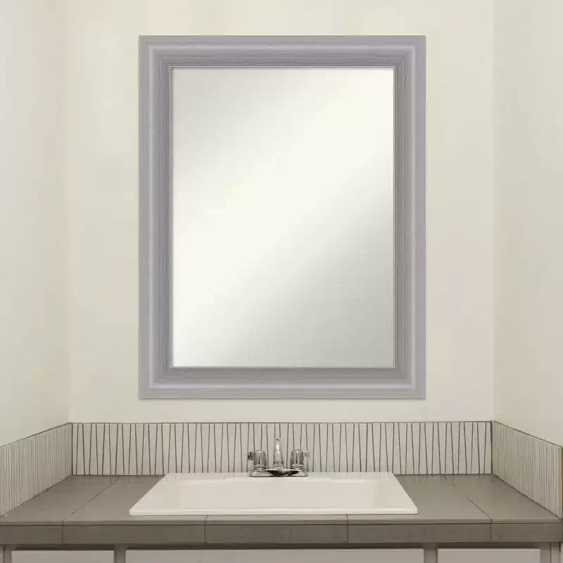 23"x29" schmaler Badezimmerspiegel ohne Facettenschliff: inklusive Montagematerial