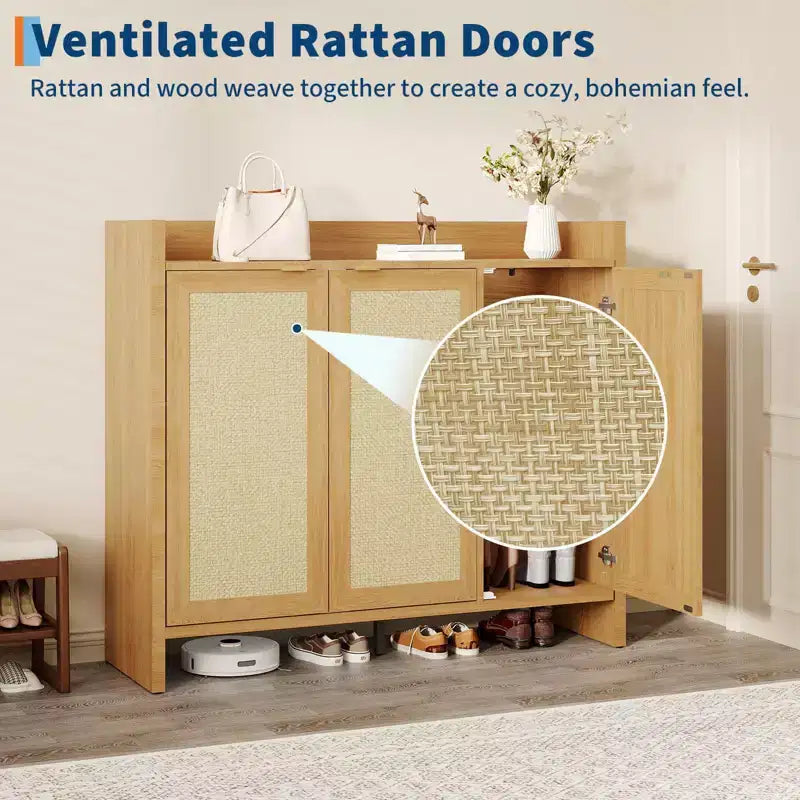 Schuhschrank aus Rattan für den Eingangsbereich, belüfteter Schuhschrank in Holzoptik mit verstellbaren Einlegeböden, warme Rattantür, Stauraum für Flur und Küche