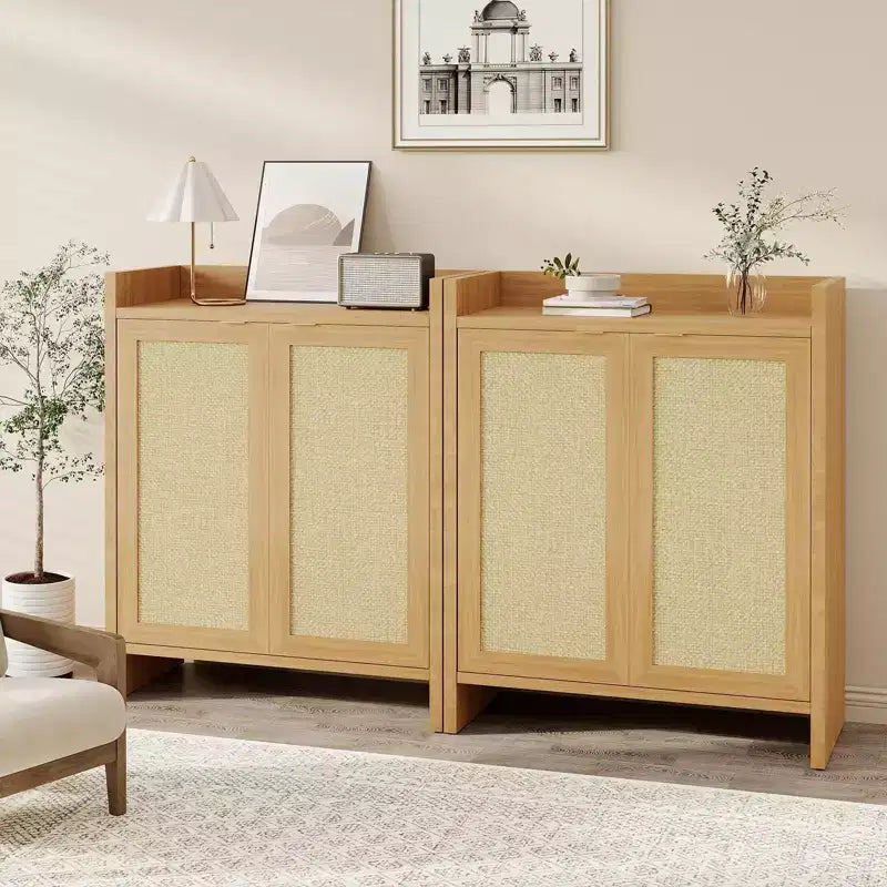 Schuhschrank aus Rattan für den Eingangsbereich, belüfteter Schuhschrank in Holzoptik mit verstellbaren Einlegeböden, warme Rattantür, Stauraum für Flur und Küche