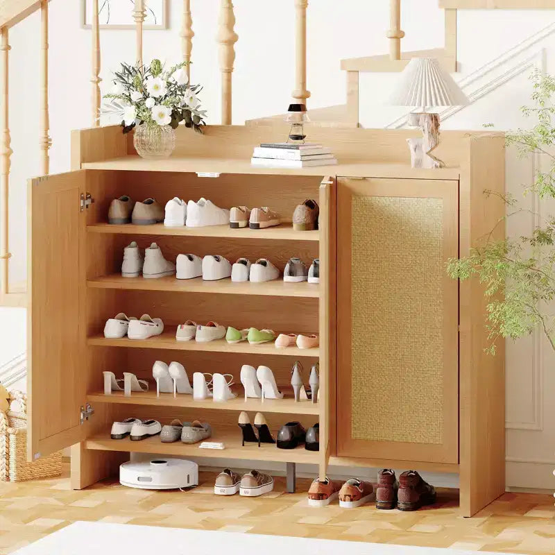 Schuhschrank aus Rattan für den Eingangsbereich, belüfteter Schuhschrank in Holzoptik mit verstellbaren Einlegeböden, warme Rattantür, Stauraum für Flur und Küche