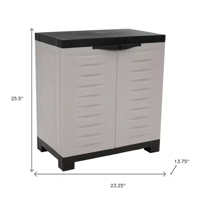 Gabinete utilitario resistente de plástico gris y negro de 26 con dos puertas