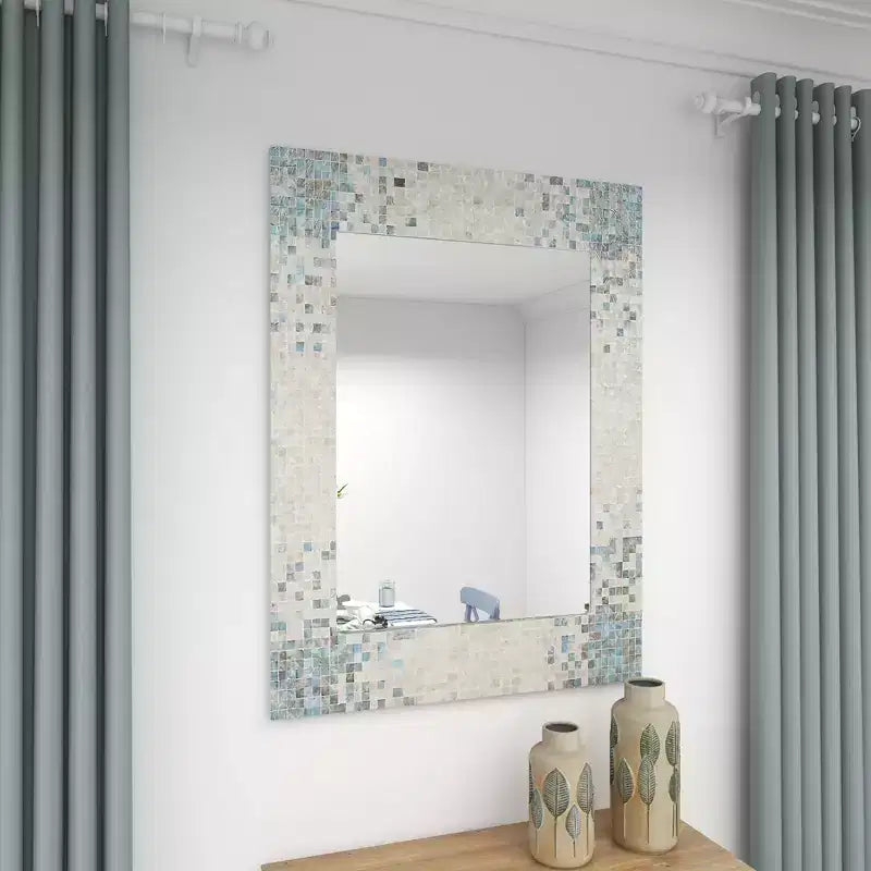 Handgefertigter Wandspiegel aus Perlmuttmosaik mit blauen Ecken, cremefarben