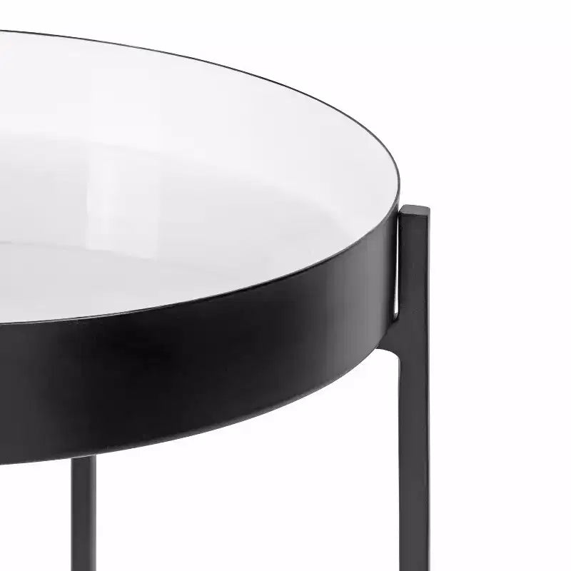 Zweistufiger Beistelltisch aus Metall