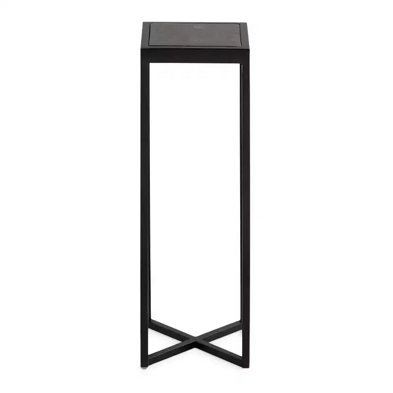 Mesa auxiliar cuadrada de metal